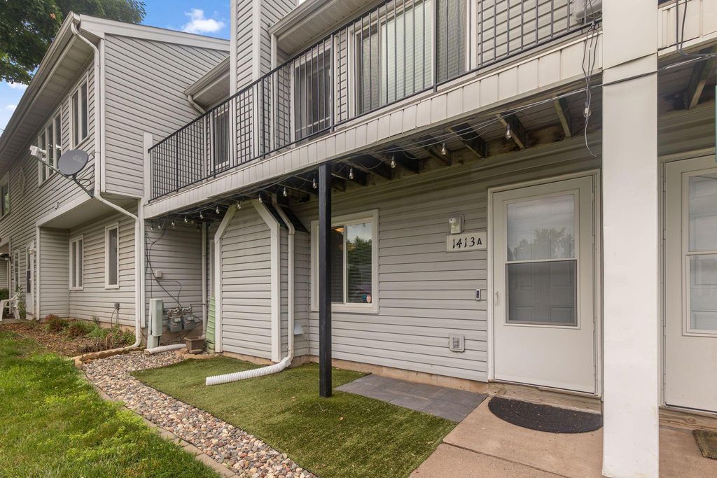 1413 Farrington Street A, Saint Paul, MN 55117