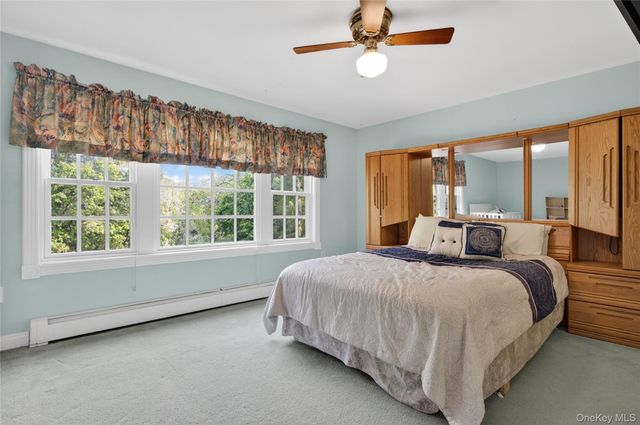 1 Springwood Path, Laurel Hollow, NY 11791