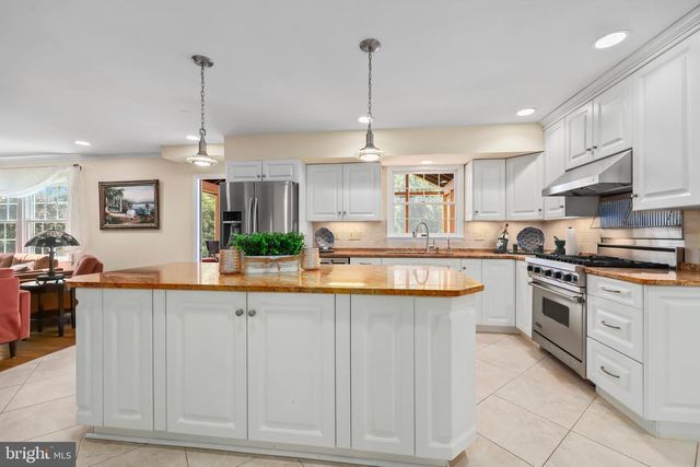 10915 BELGRAVIA CT, Great Falls, VA 22066