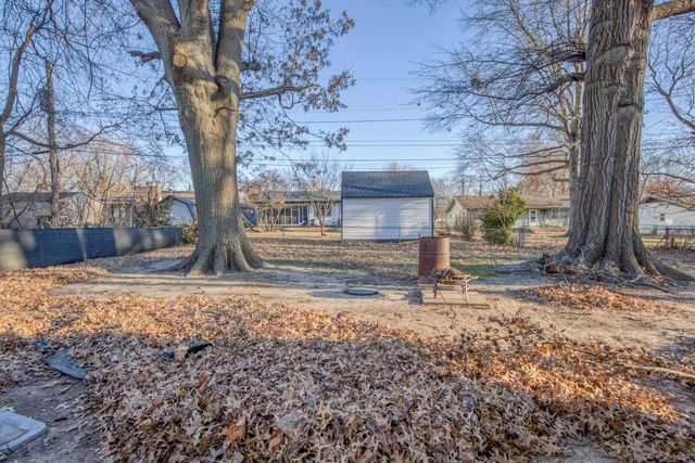 746 N Oak Grove Avenue, Springfield, MO 65802