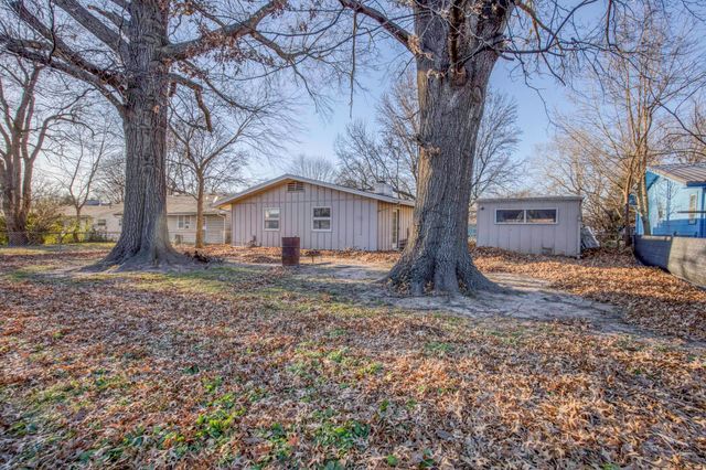 746 N Oak Grove Avenue, Springfield, MO 65802
