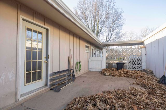 746 N Oak Grove Avenue, Springfield, MO 65802