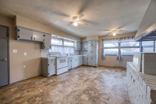 746 N Oak Grove Avenue, Springfield, MO 65802