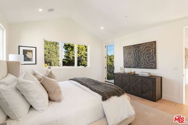 3662 Stoner Avenue, Los Angeles, CA 90066