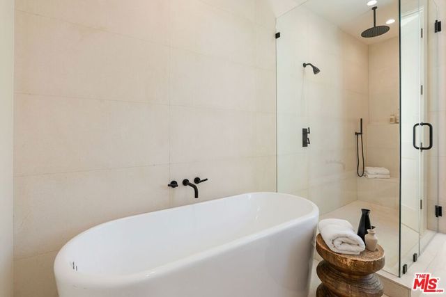 3662 Stoner Avenue, Los Angeles, CA 90066