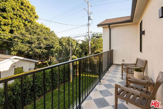 3662 Stoner Avenue, Los Angeles, CA 90066