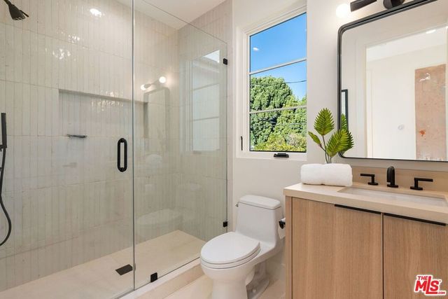 3662 Stoner Avenue, Los Angeles, CA 90066