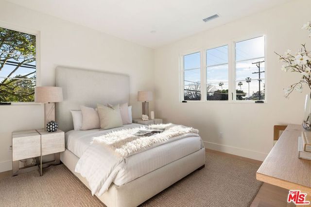 3662 Stoner Avenue, Los Angeles, CA 90066