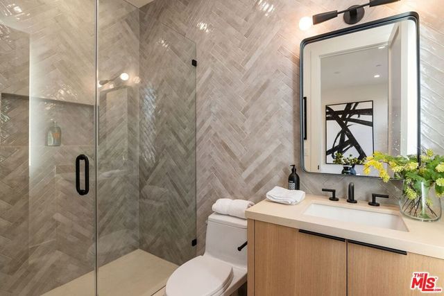 3662 Stoner Avenue, Los Angeles, CA 90066