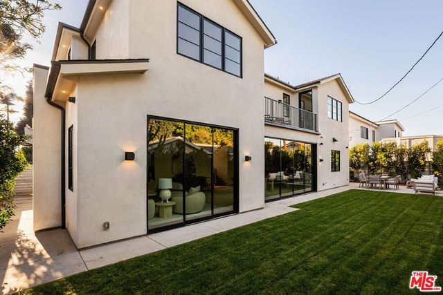 3662 Stoner Avenue, Los Angeles, CA 90066