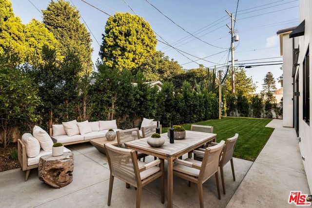 3662 Stoner Avenue, Los Angeles, CA 90066