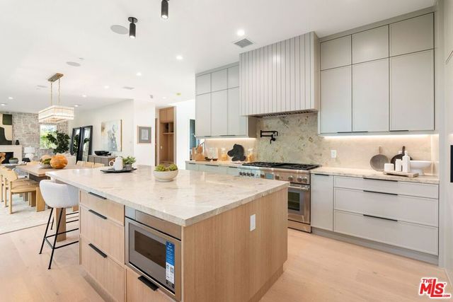 3662 Stoner Avenue, Los Angeles, CA 90066