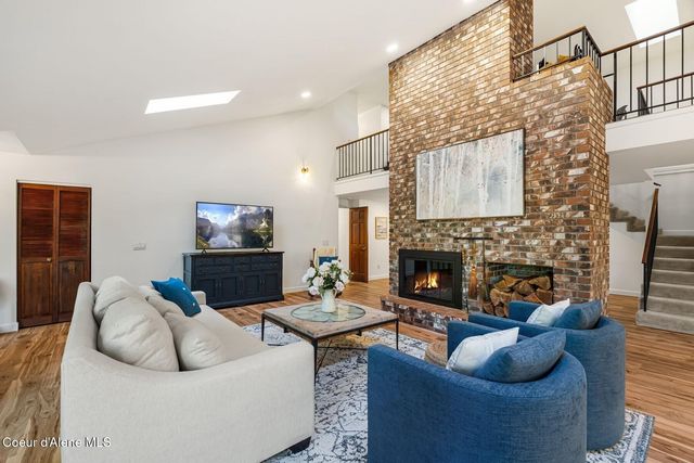 5884 E Hayden Lake Rd, Hayden, ID 83835