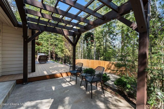 5884 E Hayden Lake Rd, Hayden, ID 83835