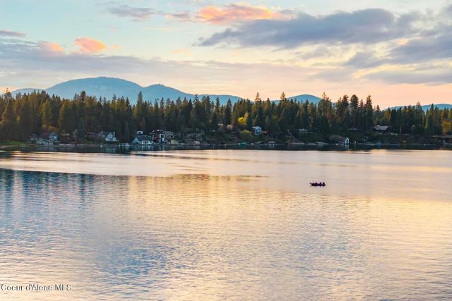 5884 E Hayden Lake Rd, Hayden, ID 83835