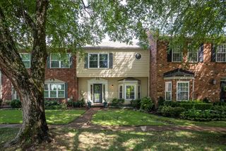 8161 HUNTERS GROVE LN, Germantown, TN 38138