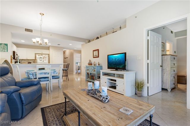 4530 Botanical Place CIR 206, Naples, FL 34112