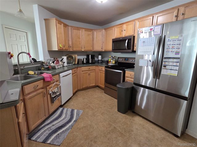 22202 Alexa Drive, Commerce Charter Township, MI 48390
