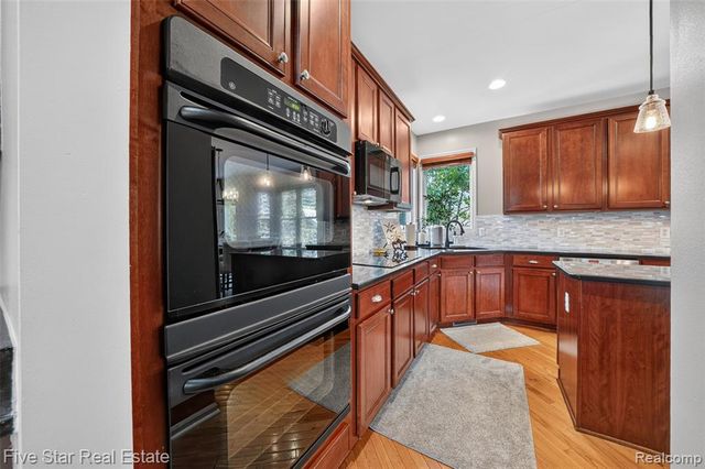 1750 Cheshire Lane, Commerce Twp, MI 48382