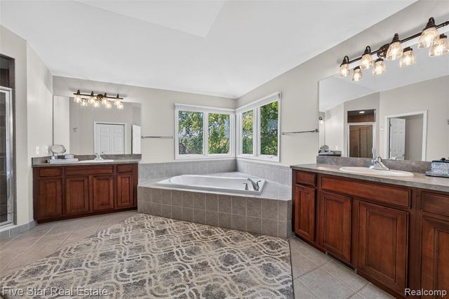 1750 Cheshire Lane, Commerce Twp, MI 48382