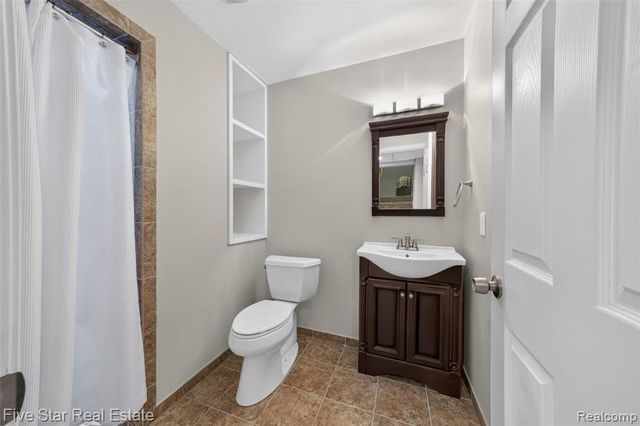 1750 Cheshire Lane, Commerce Twp, MI 48382