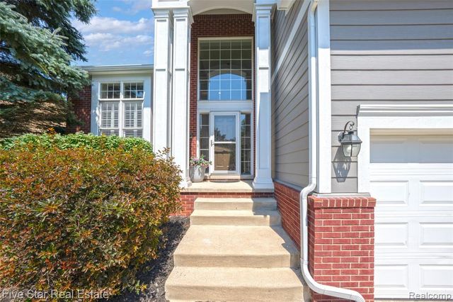1750 Cheshire Lane, Commerce Twp, MI 48382