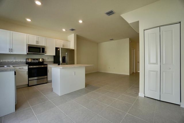 3429 W 111 Place, Hialeah, FL 33018