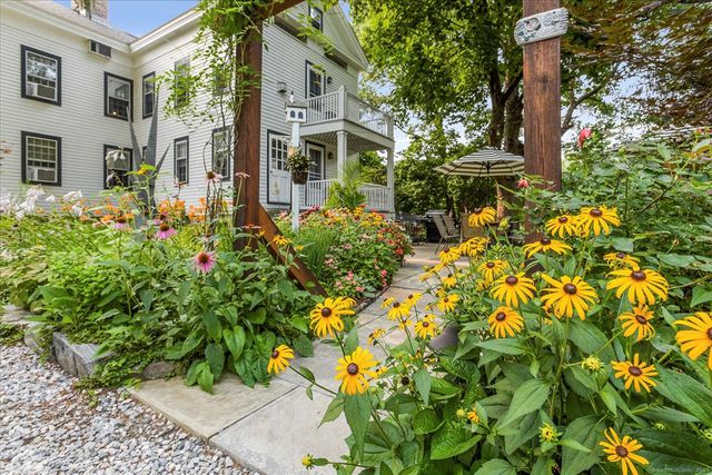 209 Main Street, Deep River, CT 06417