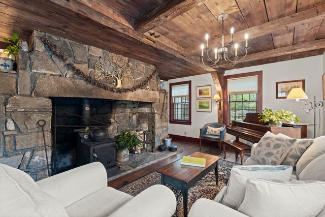 209 Main Street, Deep River, CT 06417