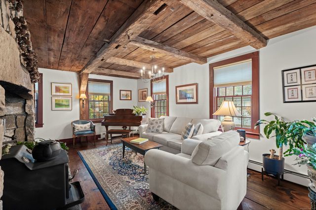 209 Main Street, Deep River, CT 06417