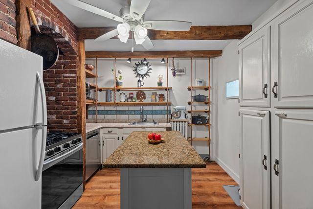 209 Main Street, Deep River, CT 06417