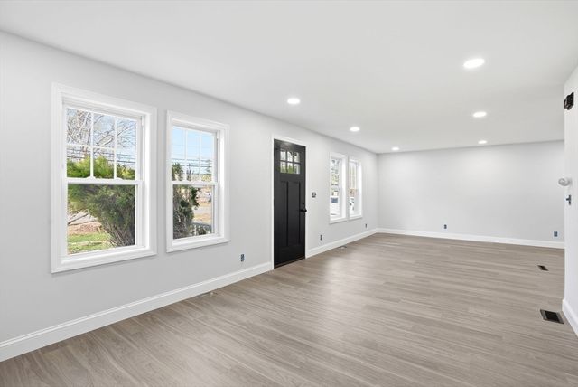 357 Wareham St, Middleboro, MA 02346