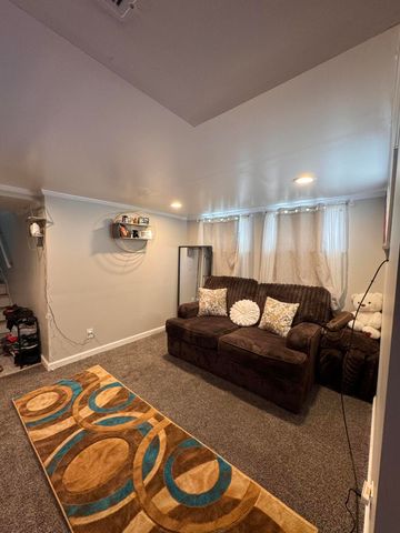 564 Carolina Street, Gary, IN 46402
