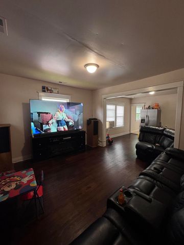 564 Carolina Street, Gary, IN 46402