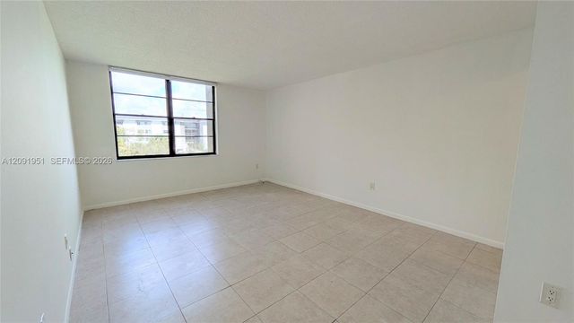 10865 SW 112th Avenue 312, Miami, FL 33176