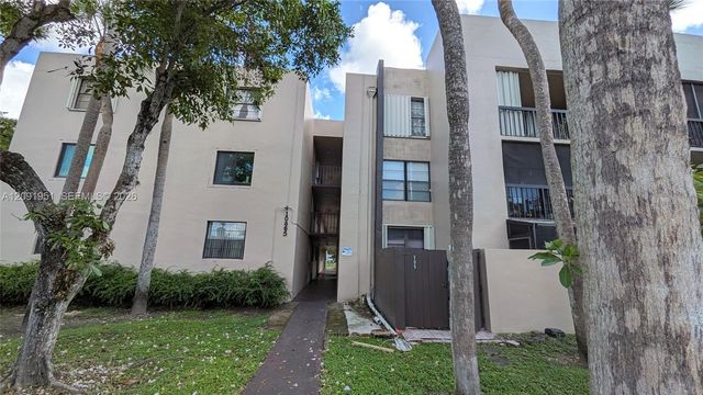 10865 SW 112th Avenue 312, Miami, FL 33176