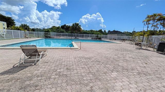 10865 SW 112th Avenue 312, Miami, FL 33176