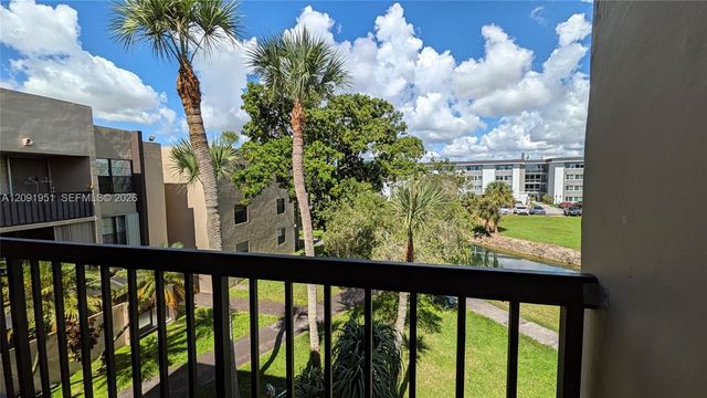 10865 SW 112th Avenue 312, Miami, FL 33176