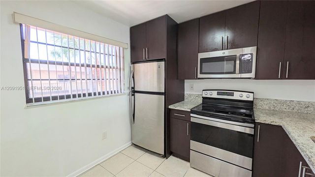 10865 SW 112th Avenue 312, Miami, FL 33176