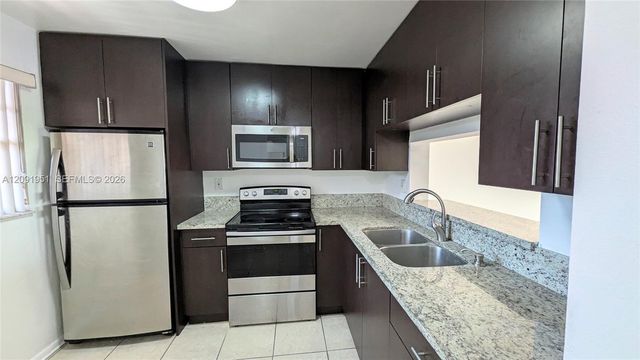 10865 SW 112th Avenue 312, Miami, FL 33176