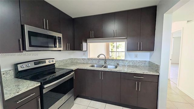 10865 SW 112th Avenue 312, Miami, FL 33176