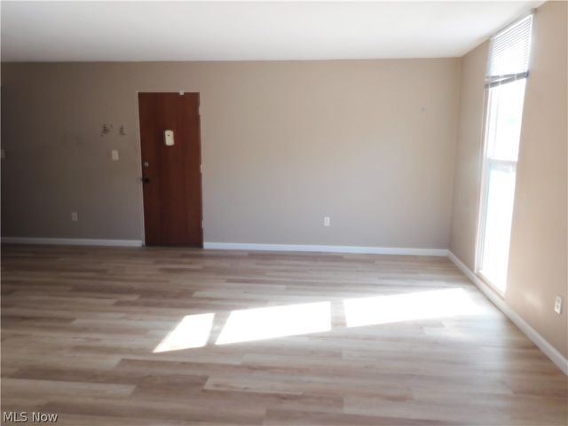 3080 N River Road J5, Warren, OH 44483