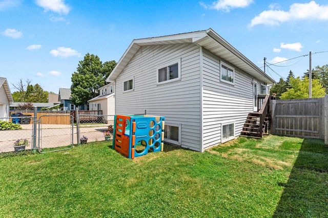 707 N SAWYER STREET, Oshkosh, WI 54902