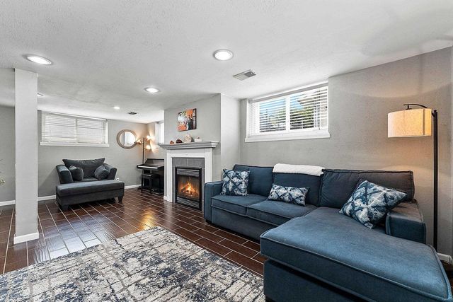 707 N SAWYER STREET, Oshkosh, WI 54902