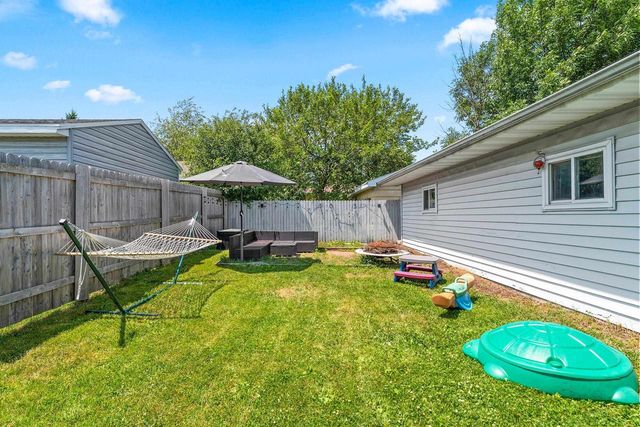 707 N SAWYER STREET, Oshkosh, WI 54902