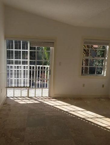 3087 Shipping Ave, Miami, FL 33133