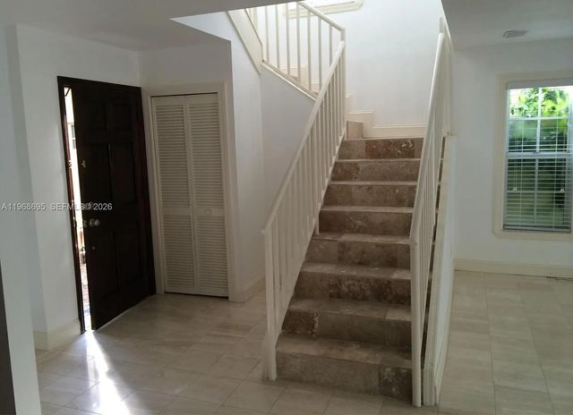 3087 Shipping Ave, Miami, FL 33133