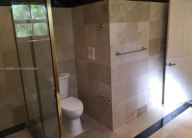 3087 Shipping Ave, Miami, FL 33133