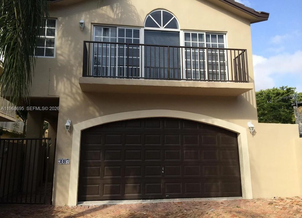 3087 Shipping Ave, Miami, FL 33133