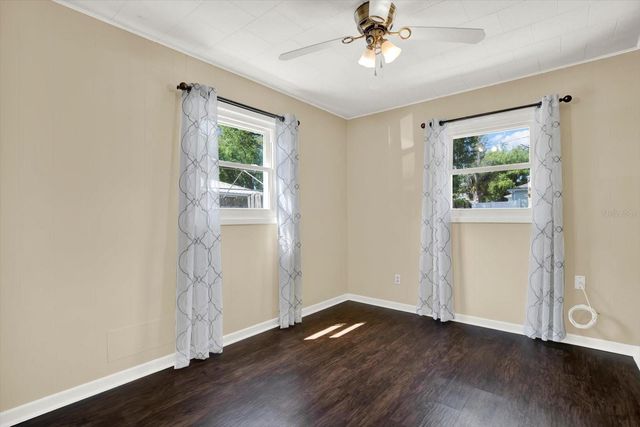 5923 14TH STREET, Zephyrhills, FL 33542